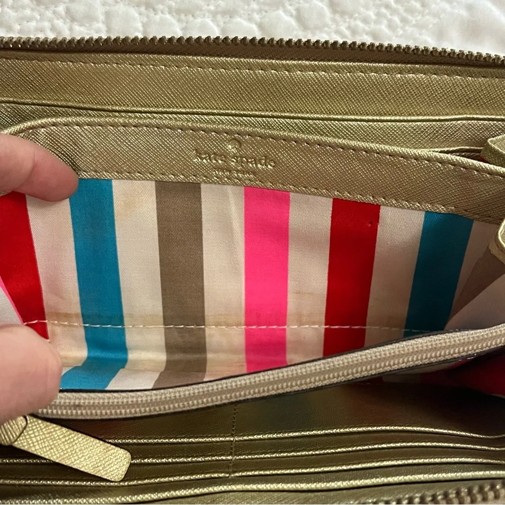 KATE SPADE Gold Zipper Wallet Rainbow White Stripe